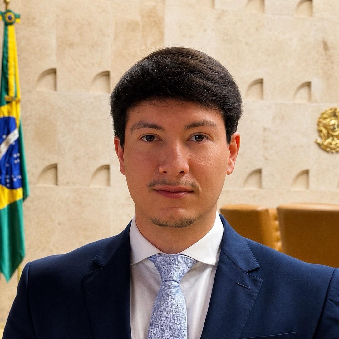 Dr. Lucas Tavares Lopes